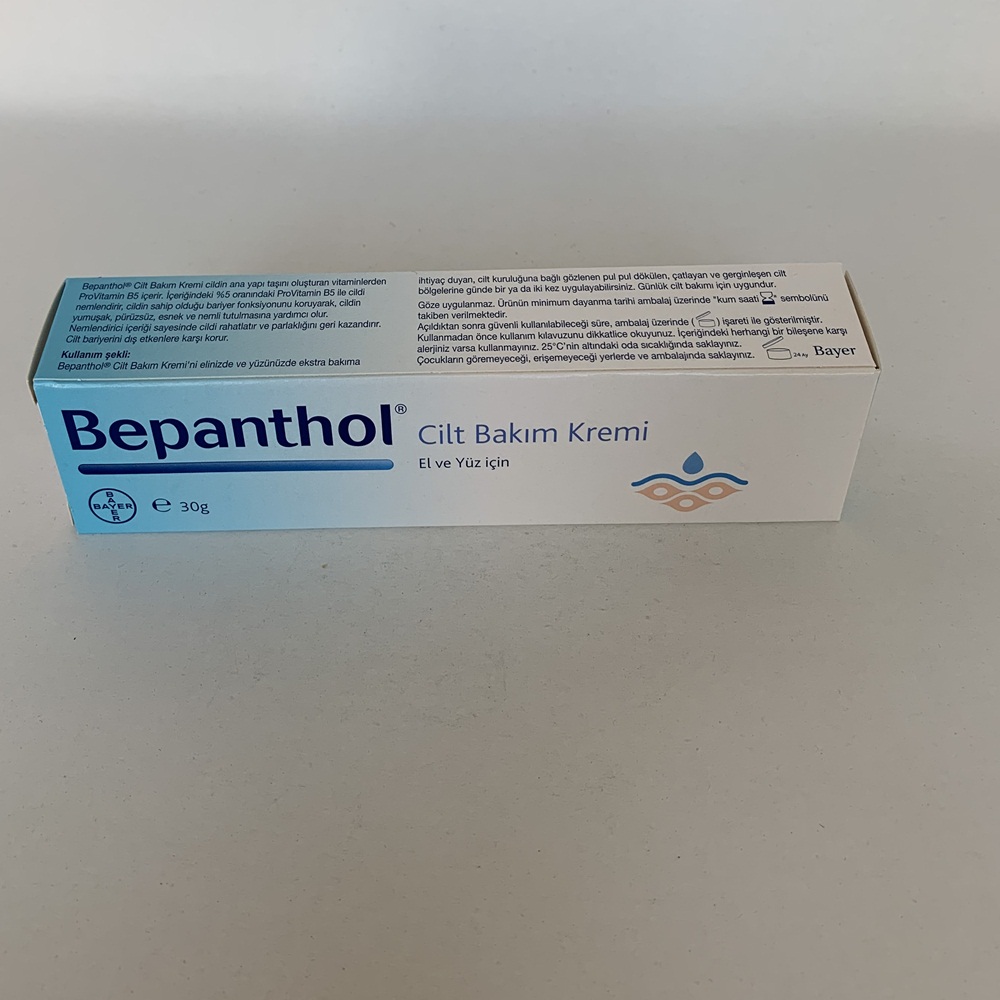 bepanthol-cilt-bakim-kremi-ac-halde-mi-yoksa-tok-halde-mi-kullanilir