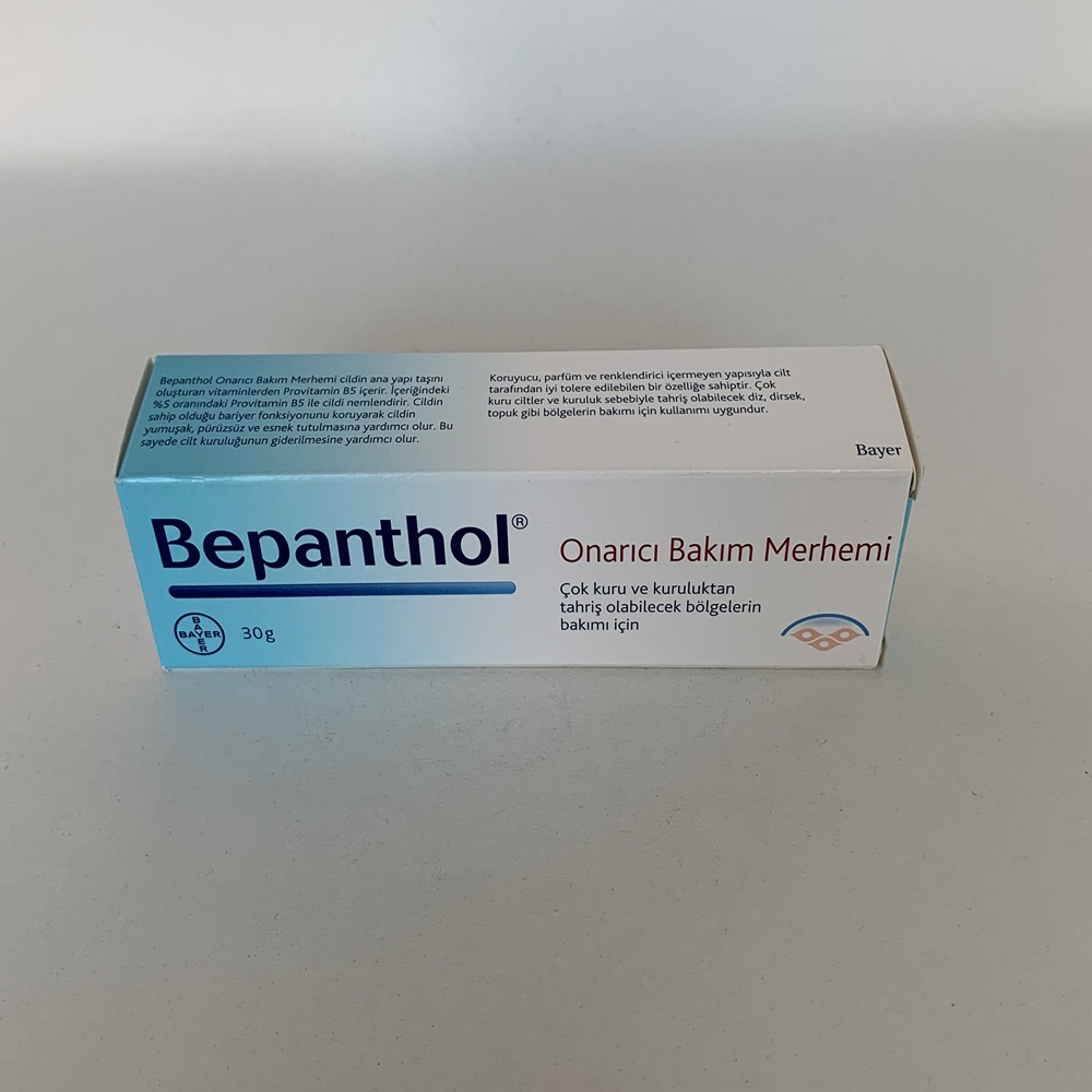 bepanthol-onarici-bakim-merhemi-ac-halde-mi-yoksa-tok-halde-mi-kullanilir