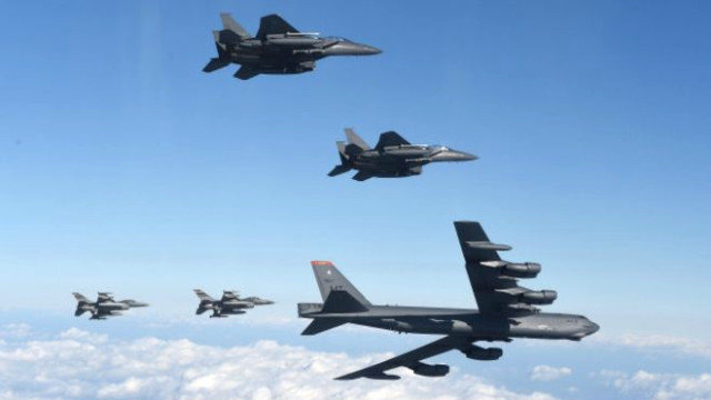 ABD, Kuzey Kore Üzerinde Bombardıman Uçaklarını Uçurdu!