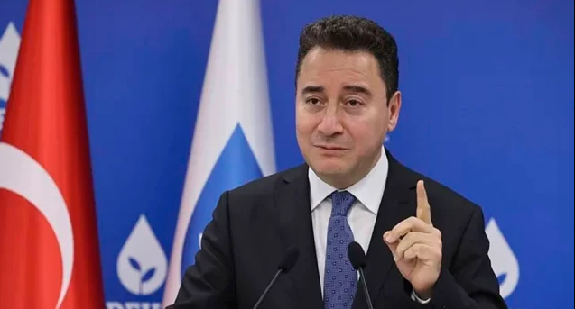 Ali Babacan Ak Partililer tarafından protesto edildi