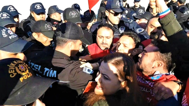 Ankara'ya yürümek isteyen işçilere Kocaeli'de polis müdahalesi