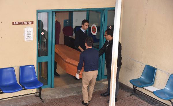 Antalya'da cani babanın öldürdüğü iki kız kardeşin cenazesi aynı tabutta