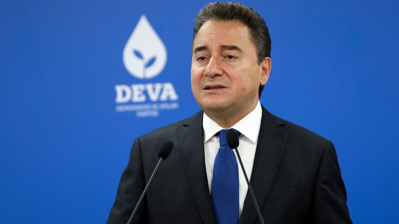 Babacan: Erdoğan ortağından memnun değil ki altılı masadan yeni ortaklar arıyor