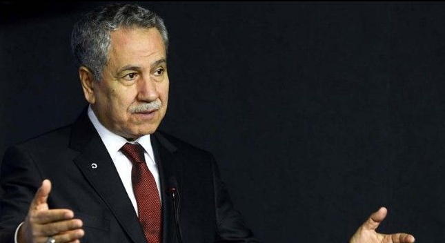 Bülent Arınç'ın kendisi çıplak