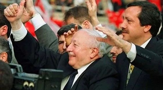 Erdoğan, Erbakan'a ihanet ettiğini kabul mü etti?
