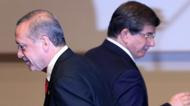 Erdoğan mı Davutoğlu mu? Son cumhurbaşkanlığı anketinde iki ismi yarıştırdılar, sonuç hayli enteresan