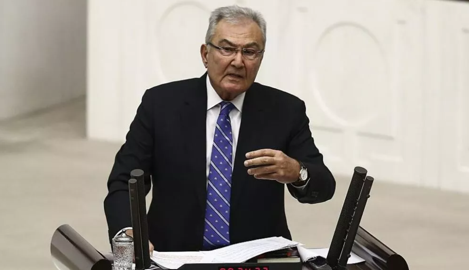 Eski CHP Genel Başkanı Deniz Baykal yaşamını yitirdi!