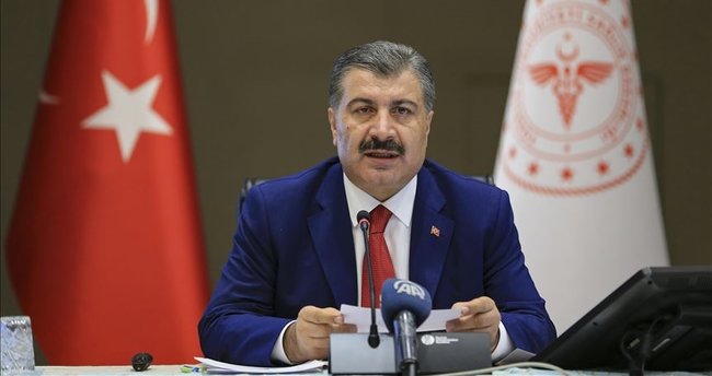 Fahrettin Koca neye uğradığını şaşırdı! Cenazede yuhalandı