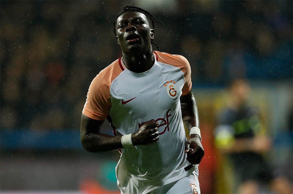 Galatasaray'ın golcüsü Gomis'e Çin'den 20 milyon Euro