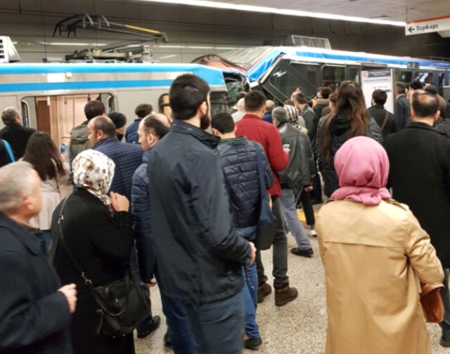 İstanbul Topçular da iki tramvay kafa kafaya çarpıştı