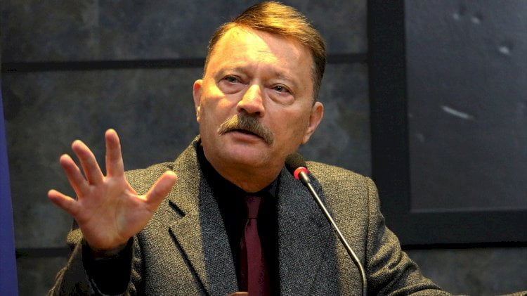 PKK elebaşı Öcalan'ın sorgulamasını yapan Emekli Albay Hasan Atilla Uğur, söylediği ilk cümleyi canlı yayında anlattı