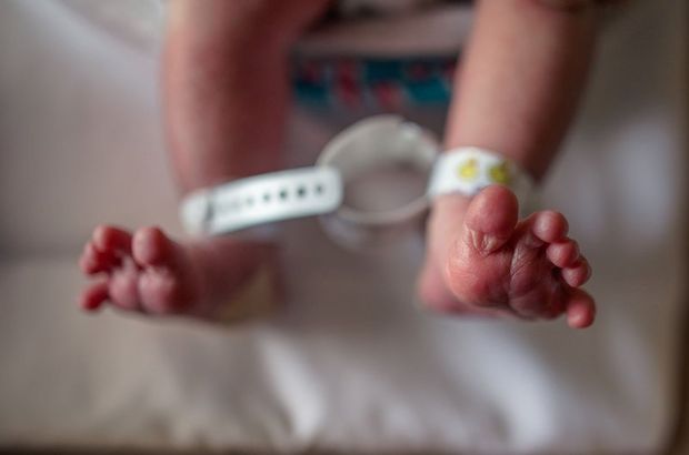 Sağlık Personelinin Bebeğin Baş Parmağını Kestiği İddiası
