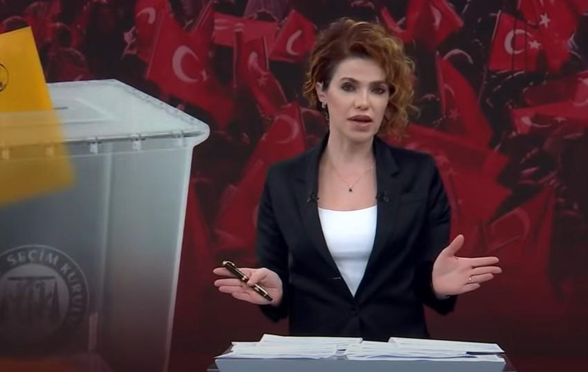 TRT spikerinin işine son verildiği iddia edilmişti! 29 Ekim'deki 'ümmet' sözleri gündem olan Deniz Demir'den açıklama geldi