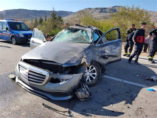 Türkücü Esat Kabaklı trafik kazası geçirdi